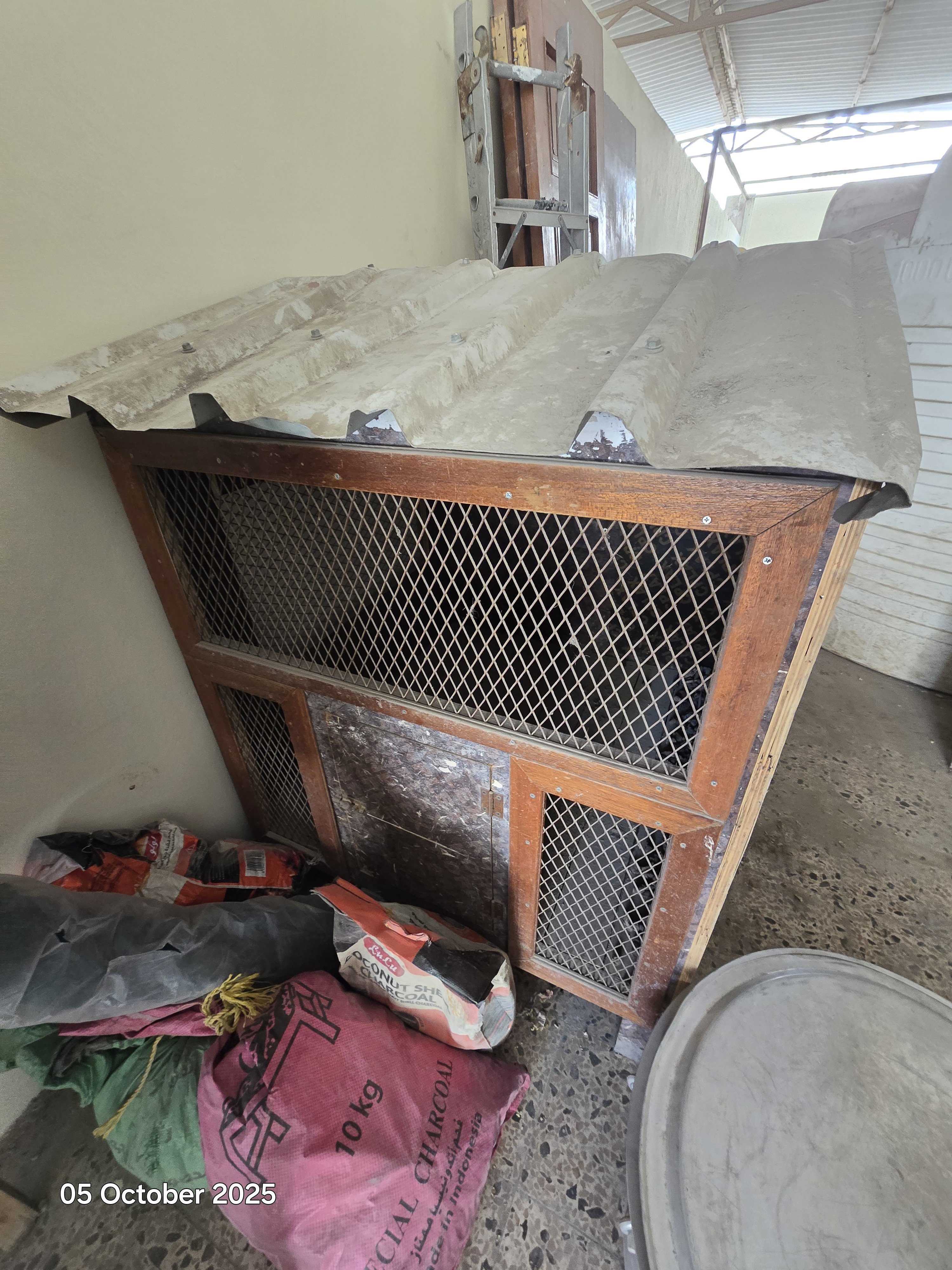 Pet cage wooden - Image 2