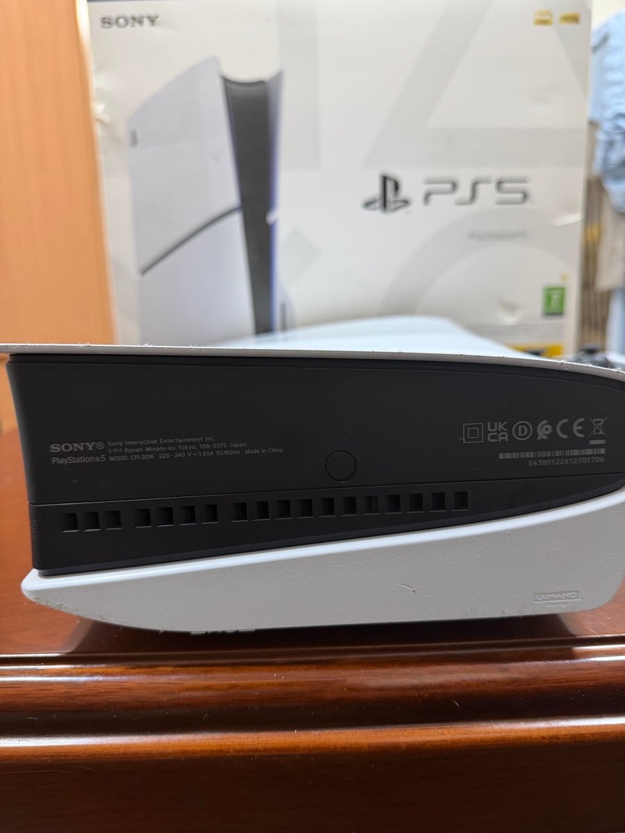 PS5 Disc Version with 2 Games & full box (825Gb) - Image 5