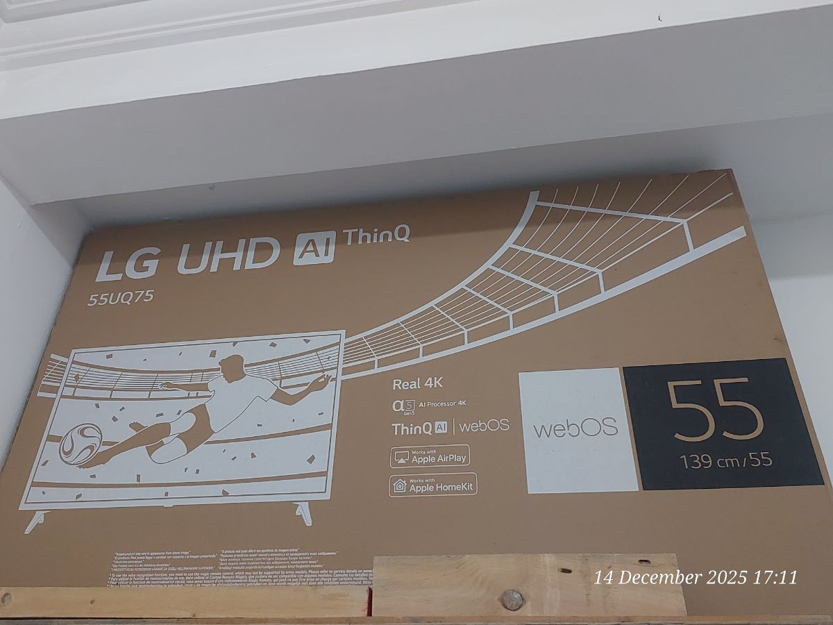 LG 55" 4K Smart TV  (Screen Damaged) for Sale - Image 3