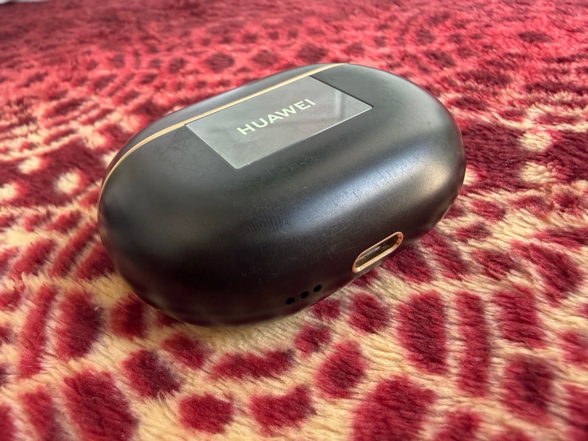Urgent Sale Negotiable : Huawei Earbuds Pro 4 is on sale - Image 2