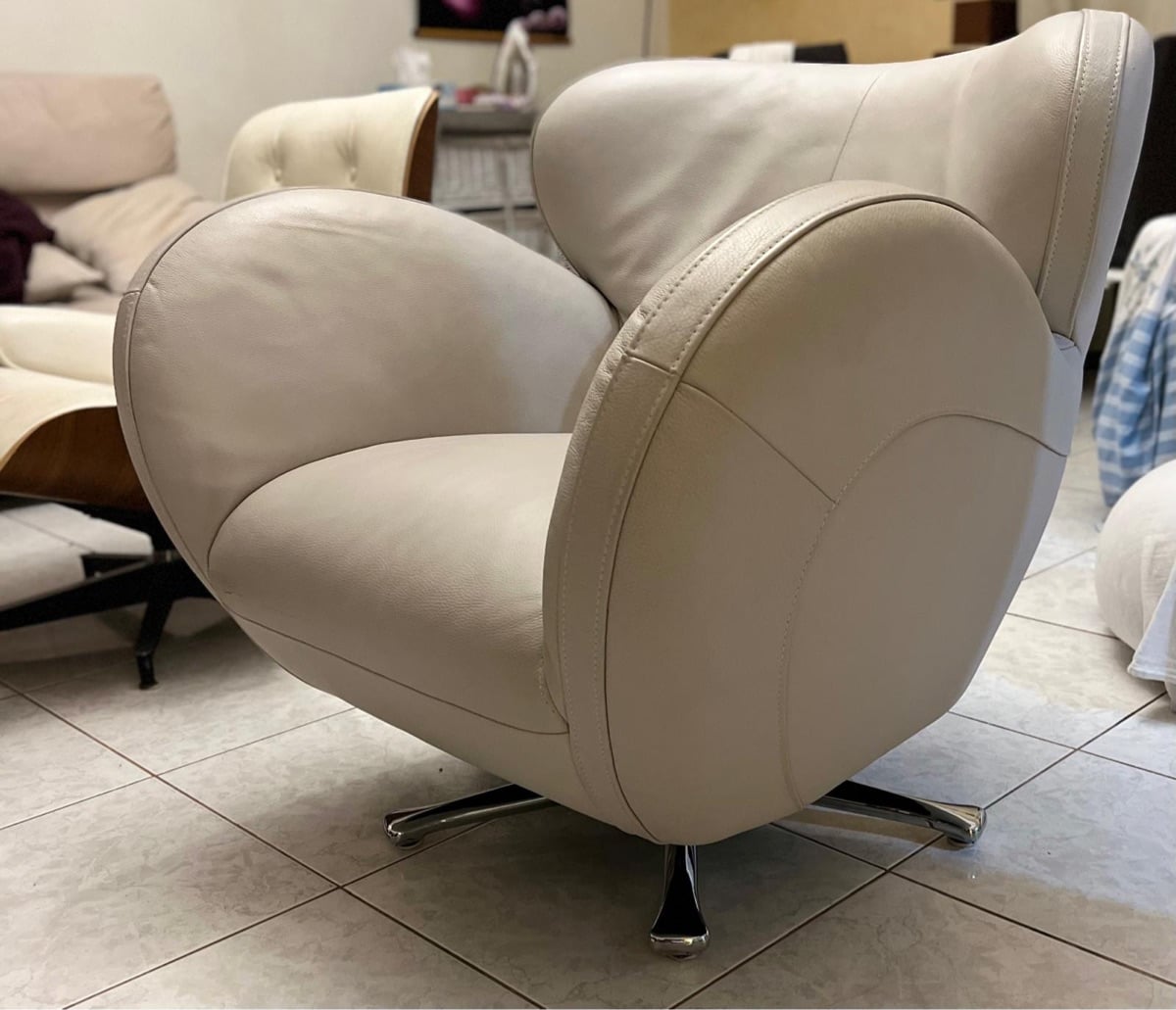 BARONA SINGLE SWIVEL CHAIR, FULL BELGIUM LEATHER - Image 4