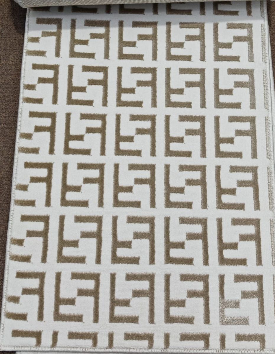 Good quality thick carpet - Image 9