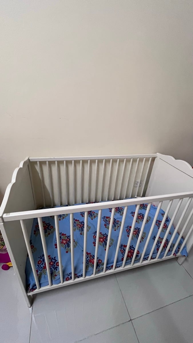 Baby Crib for Sale - Image 1