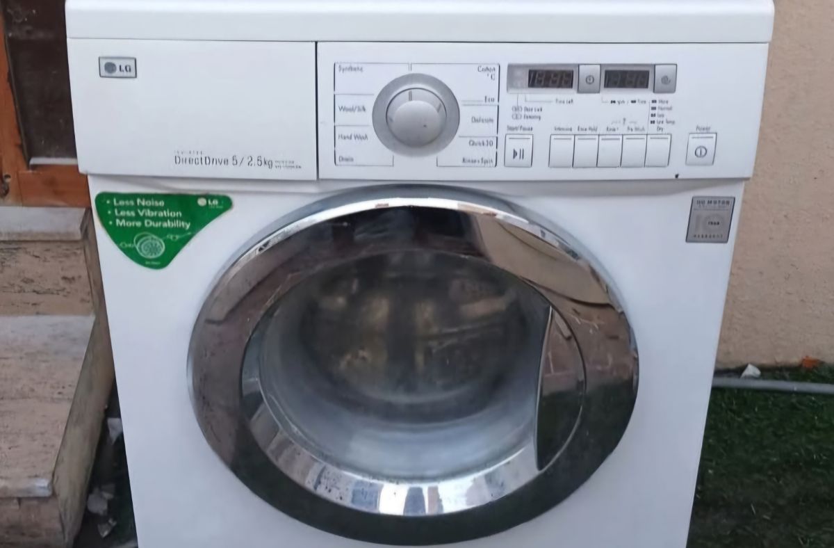 LG 5/2.5kg (wash+dry) washing machine for sell - 51008499 . - Image 1