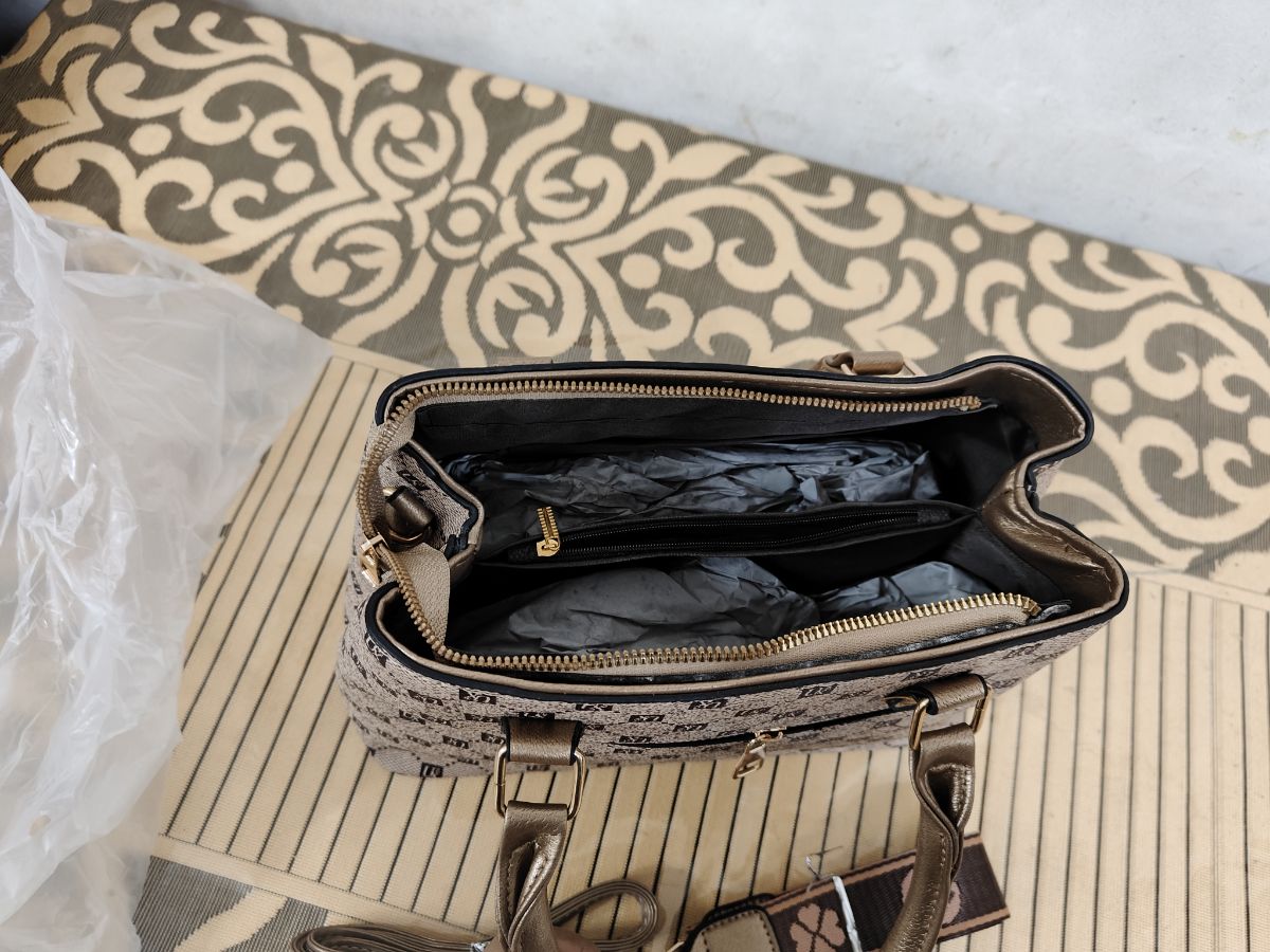 Brand New Stylish Women's Shoulder and Handbag - Large Capacity - Pickup from Al-Wukair - Image 6