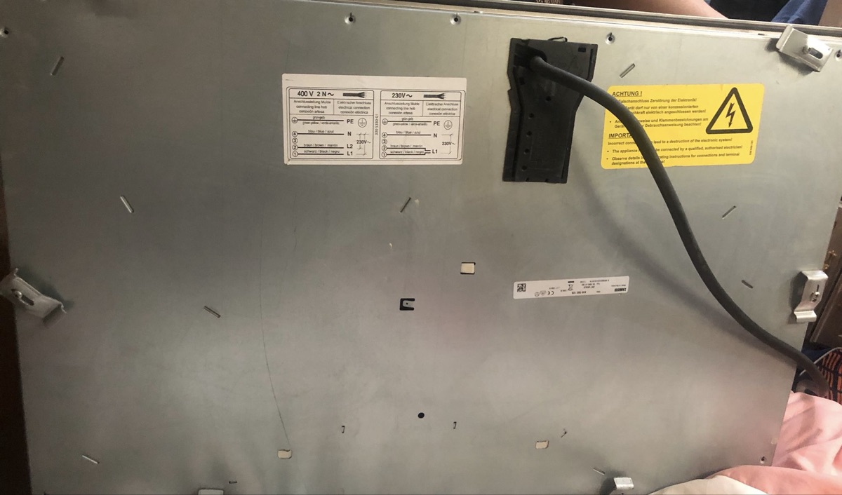 Electric hob and cooker hood for sale - Image 4