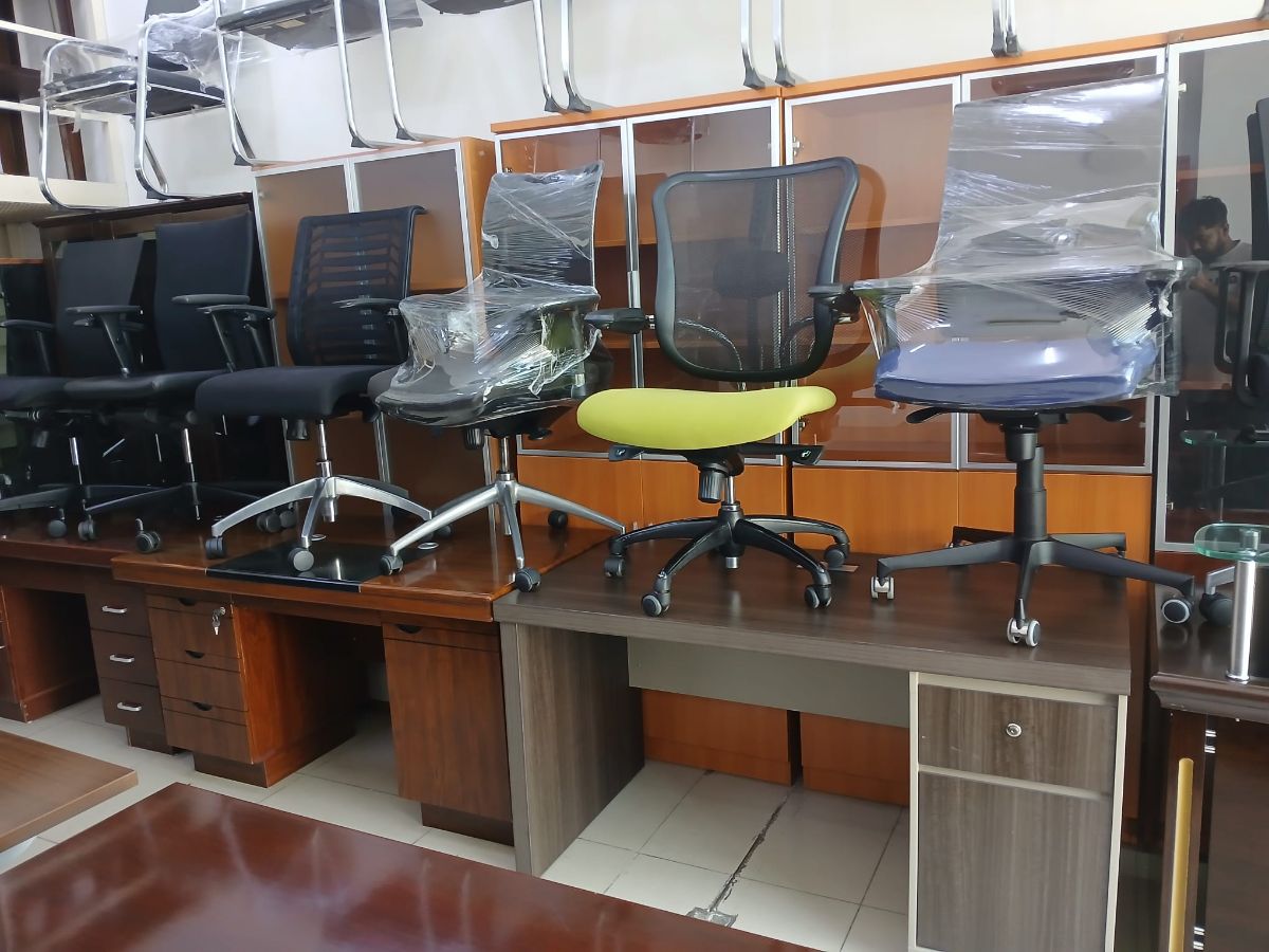 Used office desk and chair buy and sell 55157083 - Image 16