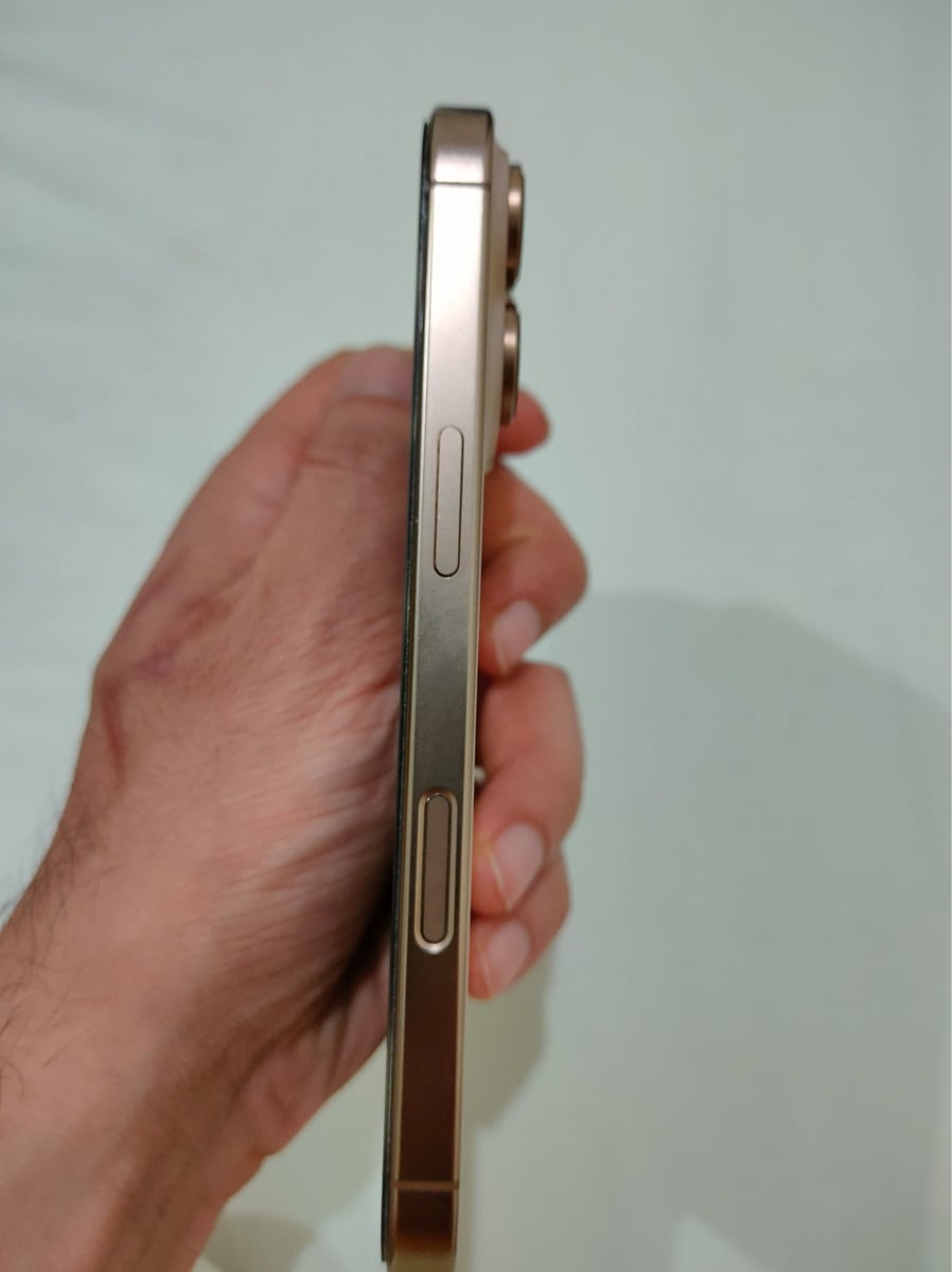 iPhone 16 Pro - Image 1