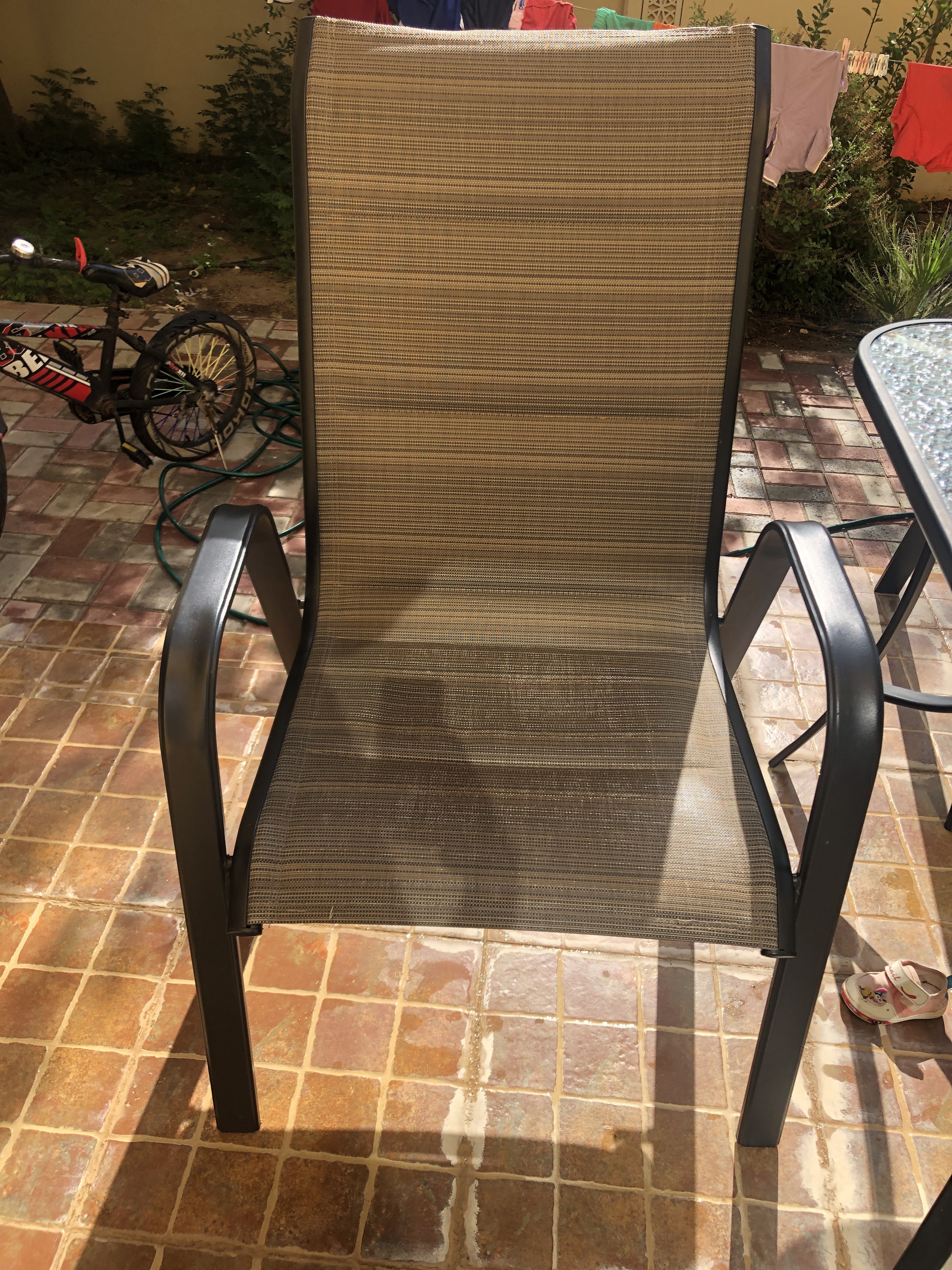 glass table with 4 chairs for sale - Image 3