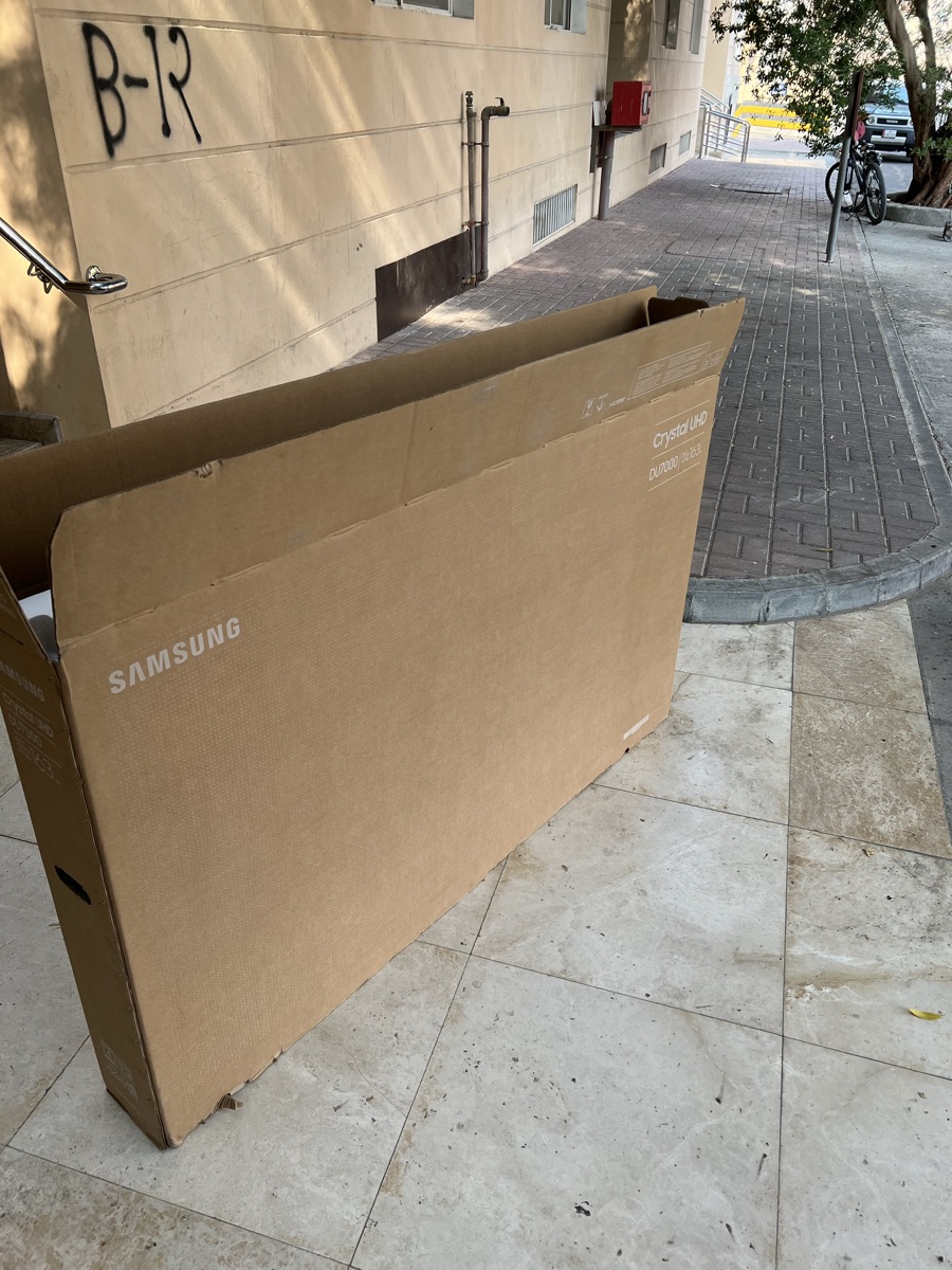 SAMSUNG TV BOX 65 inch - Image 3