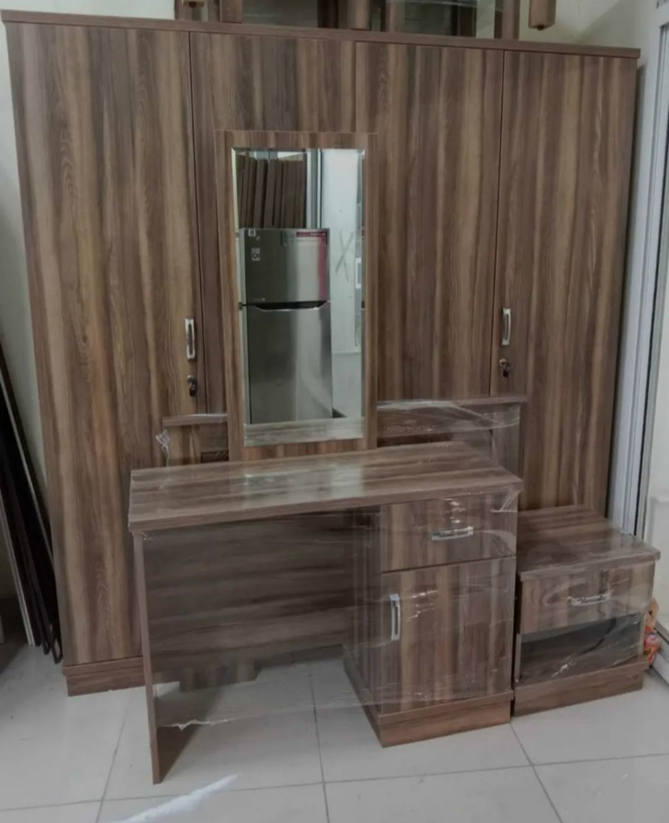 Qatar Airways furniture - Image 9