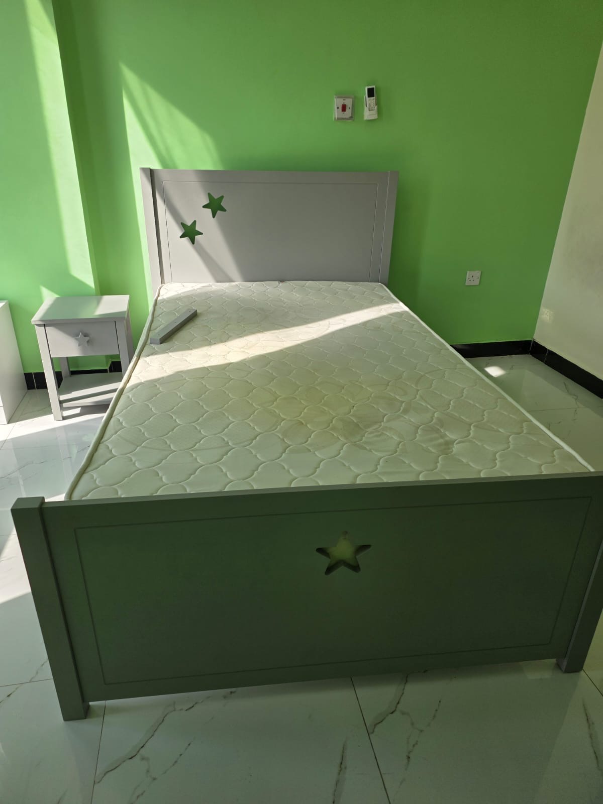 Bed and mattress  - Image 4