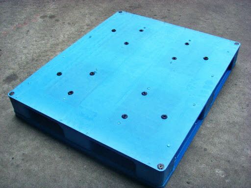 Plastic pallet  For Sale Standard size. Perfectquality - Image 2