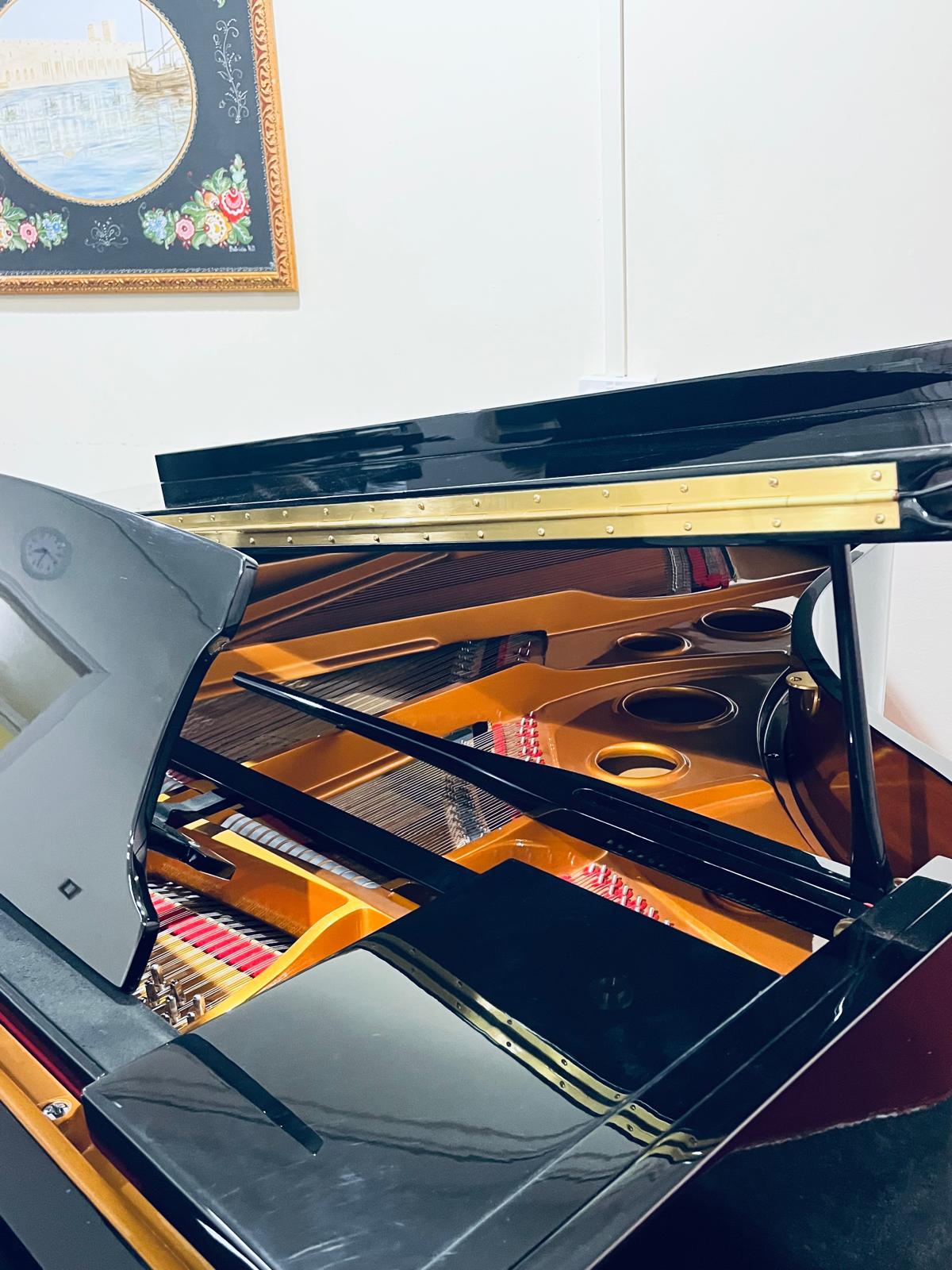 5′ 3″ Grand Piano • Ritmüller Legacy Black color - Image 1