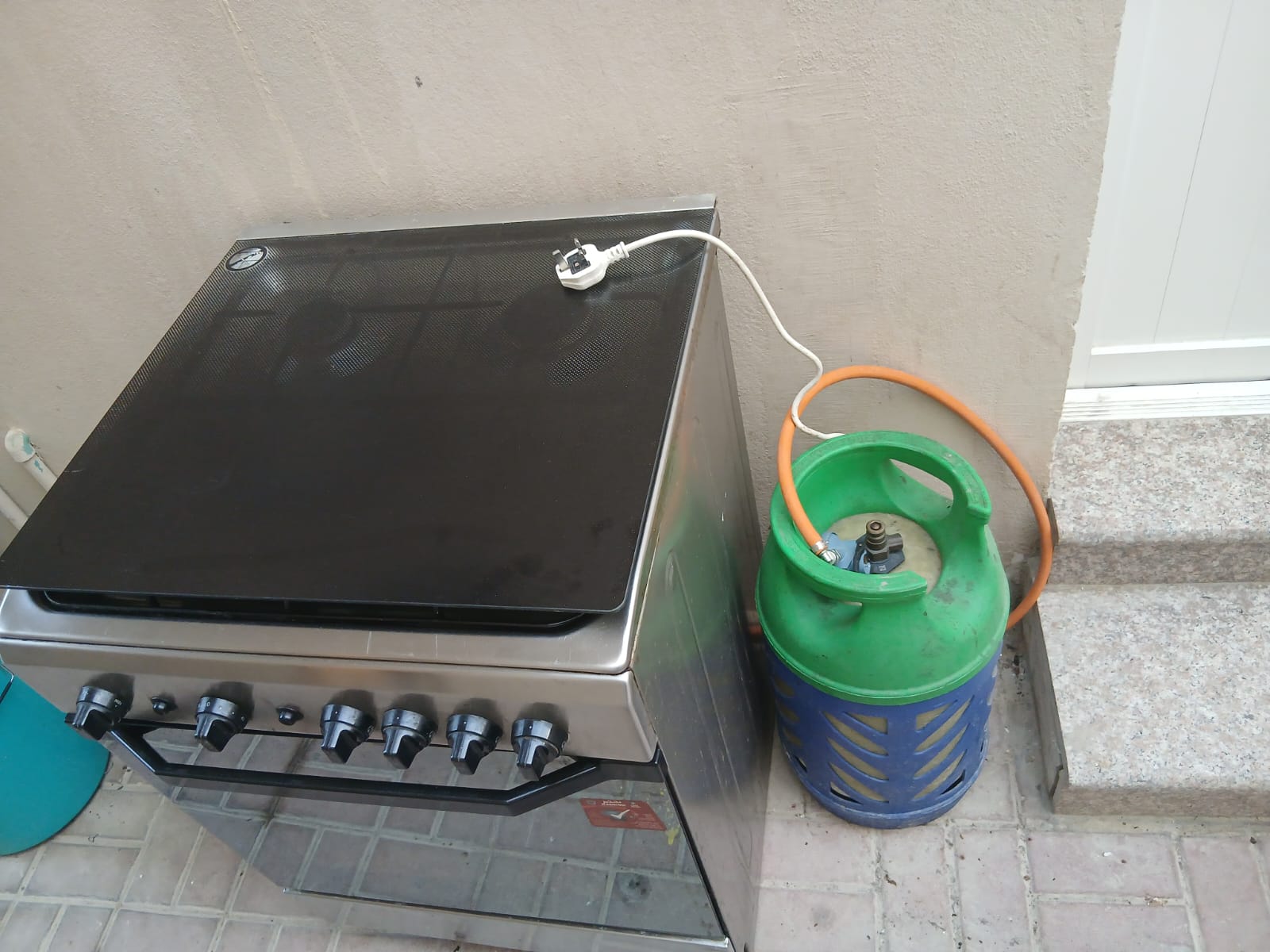 Cooking range with 12 kg LPG cylender - Image 5