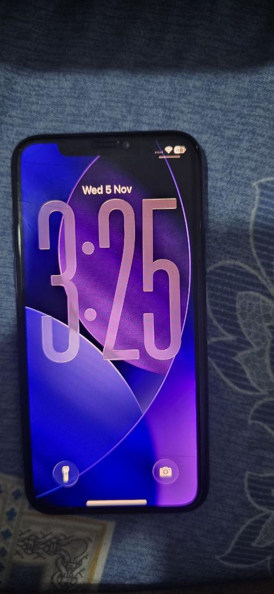 Iphone 11 pro 64 gb and Apple Watch SE2 for Sale - Image 4