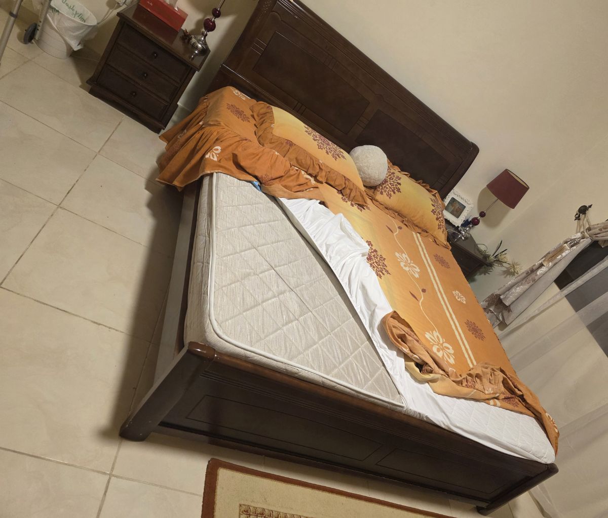 Decorative Crockery unit in Living space - Image 6