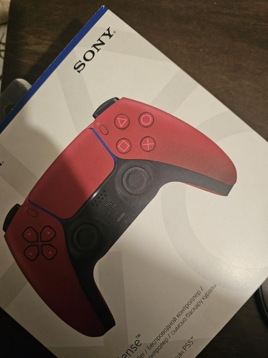 PS5 CONTROLLER, FULL IN BOX (BARELY USED) ALMOST NEW - Image 4
