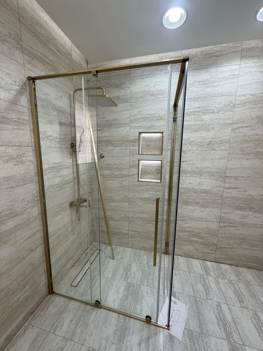 Glass shower box for sale - Image 2