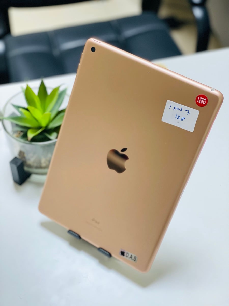i Pad 7 128 Gb Gold Color - Image 1