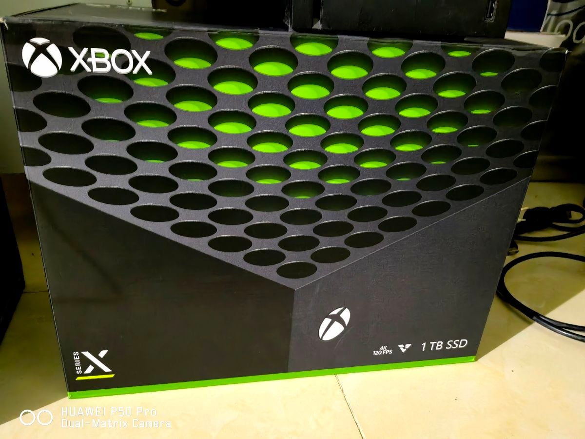 XBOX SERIES X 1TB BUNDLE - Image 4