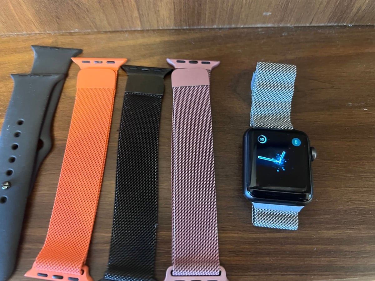 Apple Watch SE 38mm - Image 7
