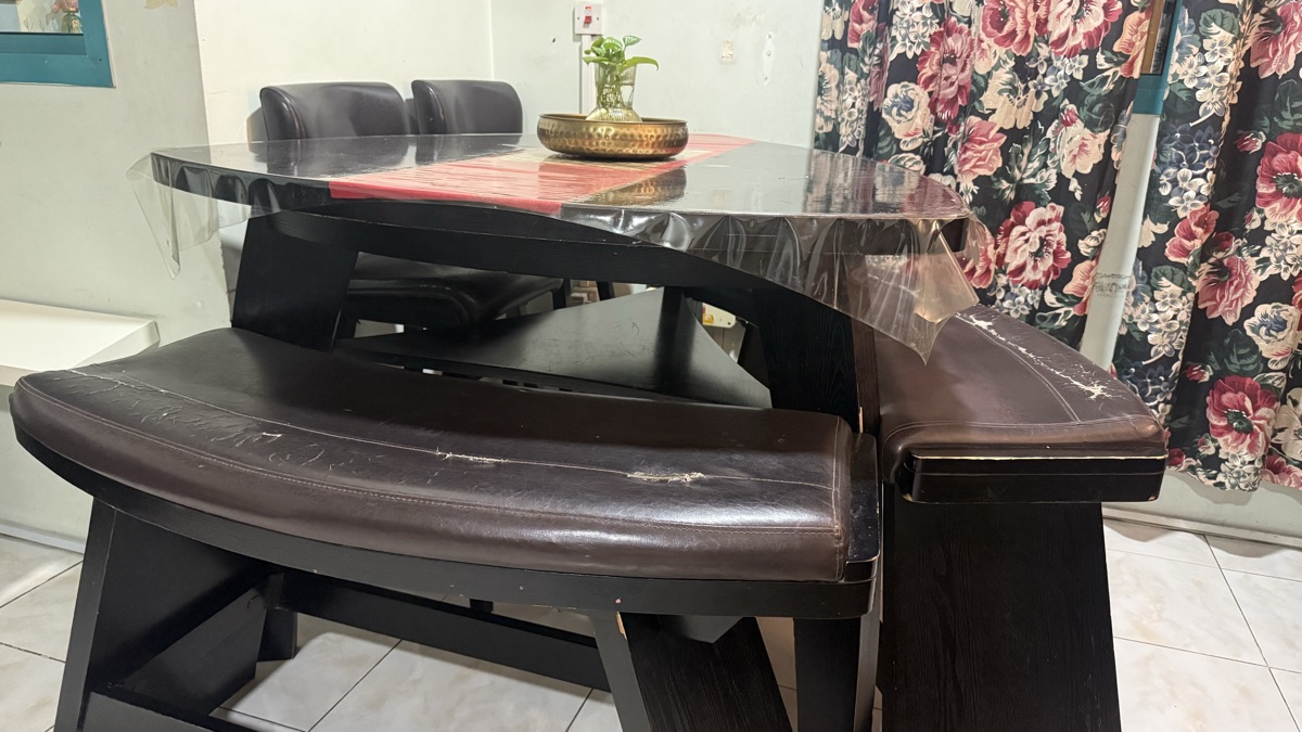 Homesrus Dining table  for sale - Image 2
