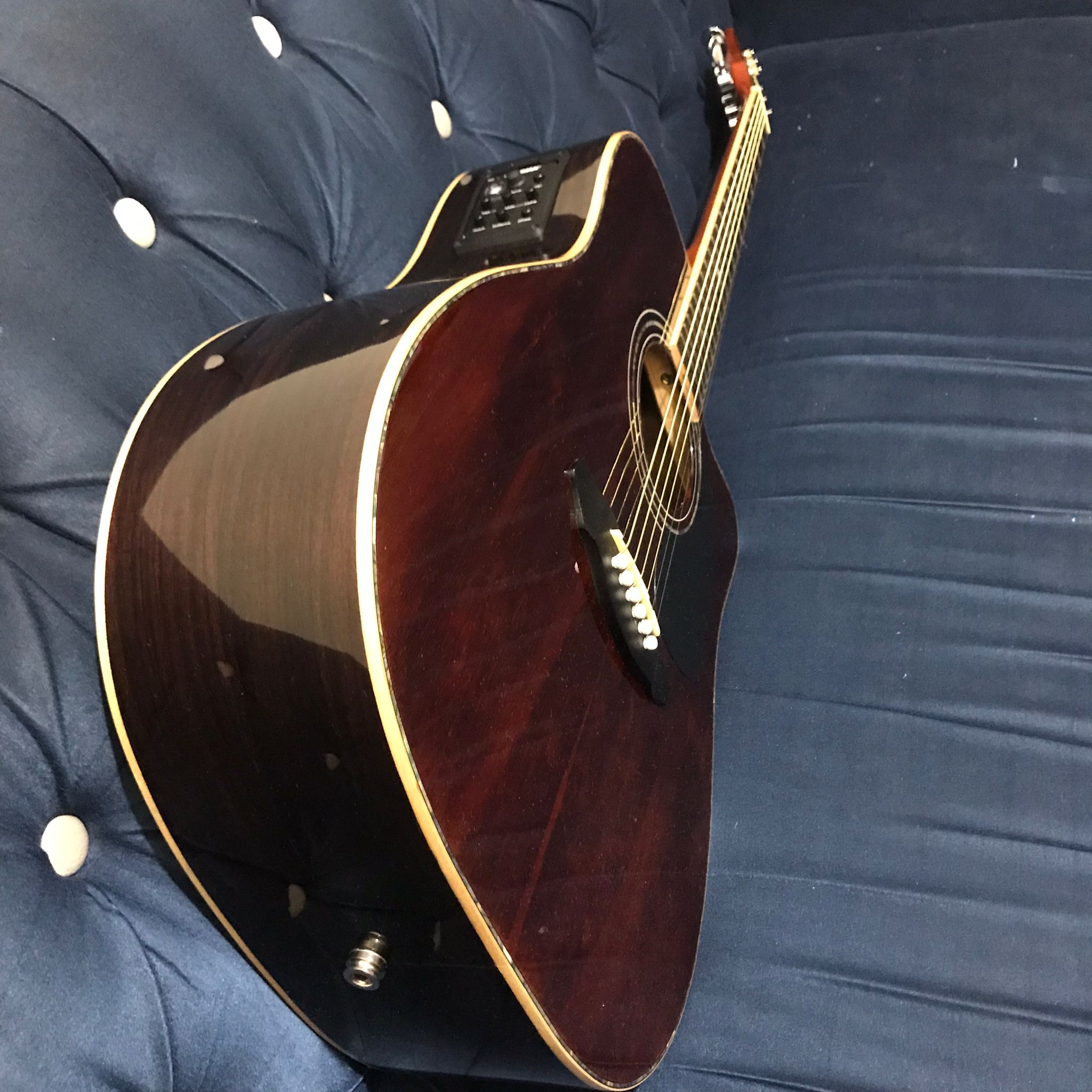 MK MIichael Kelly Accoustic guitar - Image 6
