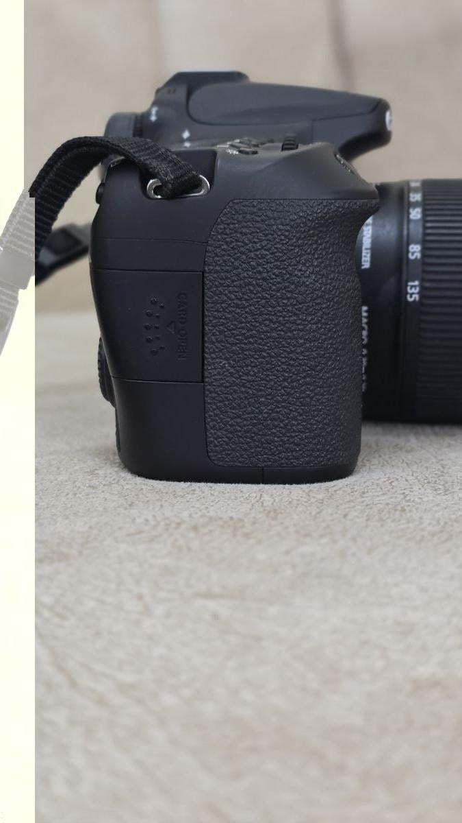 Canon 70 D camera with Lenses - Image 8