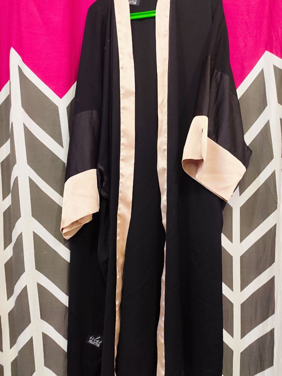 Used Abaya each 10 riyal only - Image 16