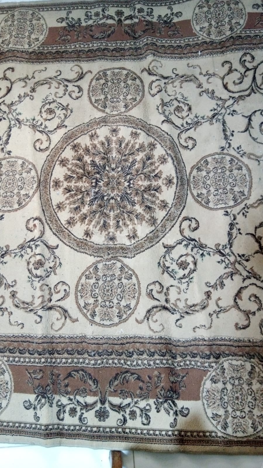 CARPET 2 X 3 MTRS GOOD CONDITION - Image 2
