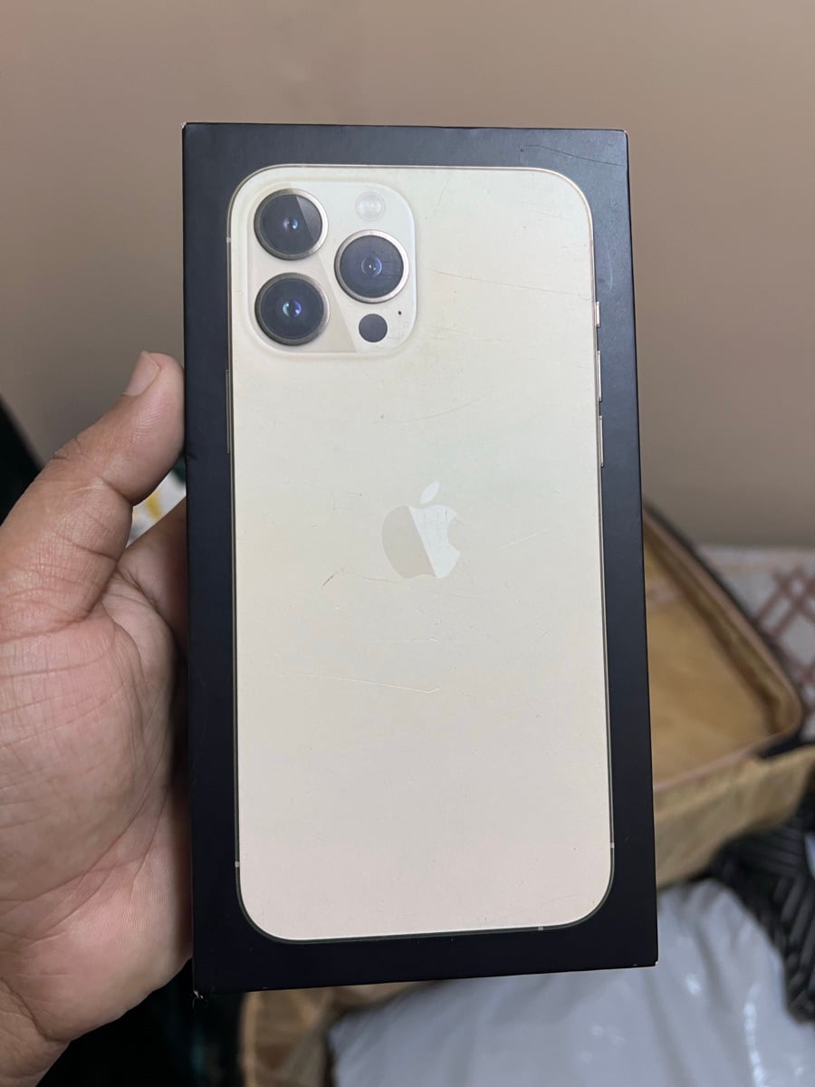 I phone 13 pro max 256gb gold - Image 6