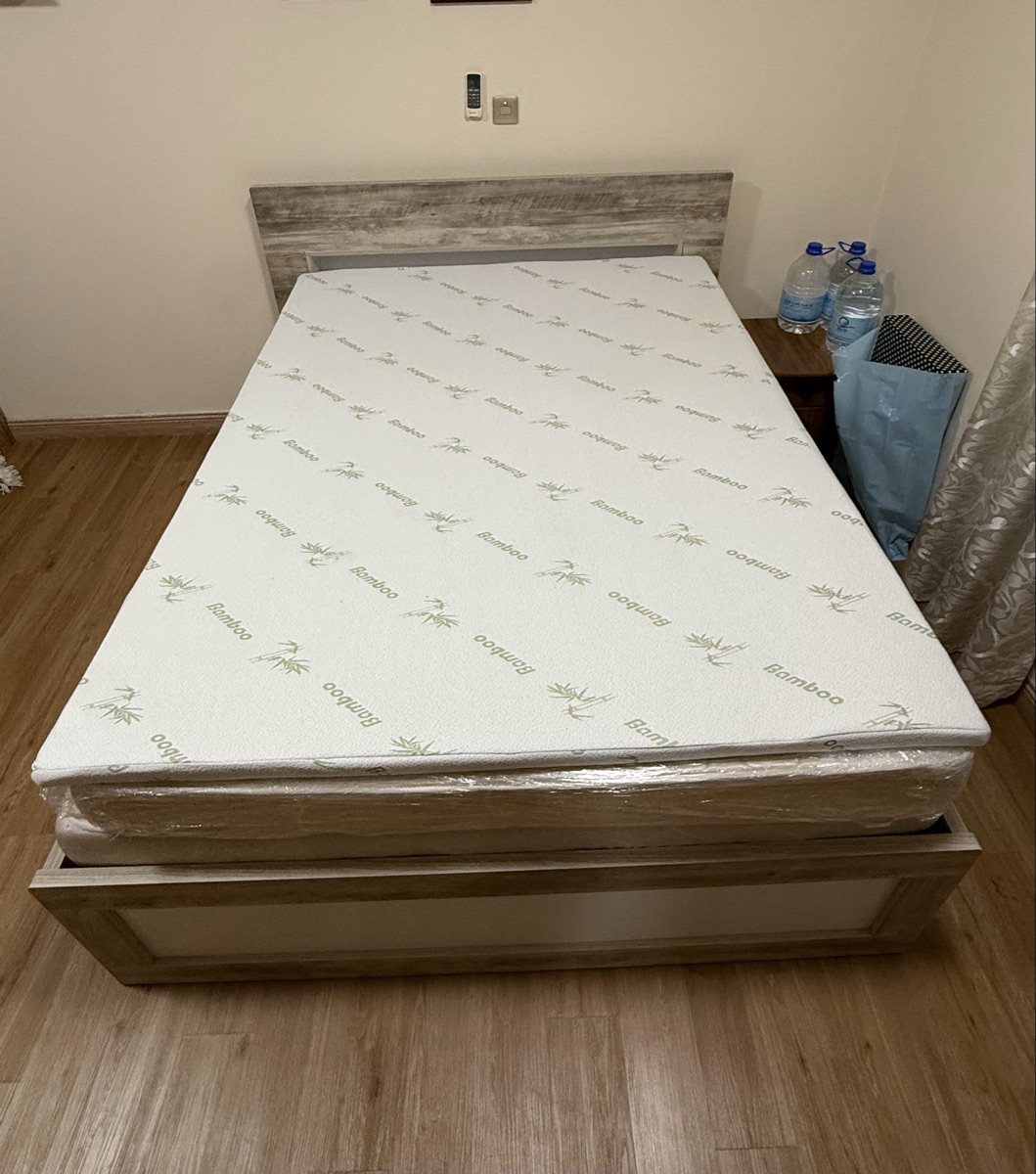 Queen size mattress topper - Image 1