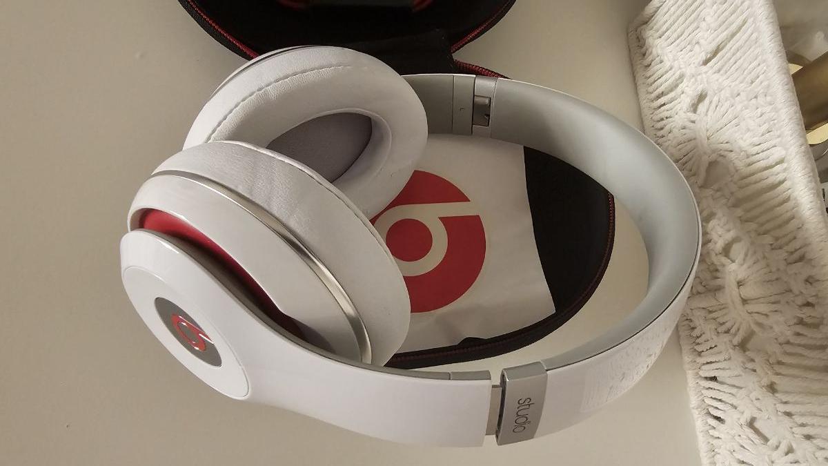 Beats Studio-3 By Dre very good condition( wired headphone) - Image 4