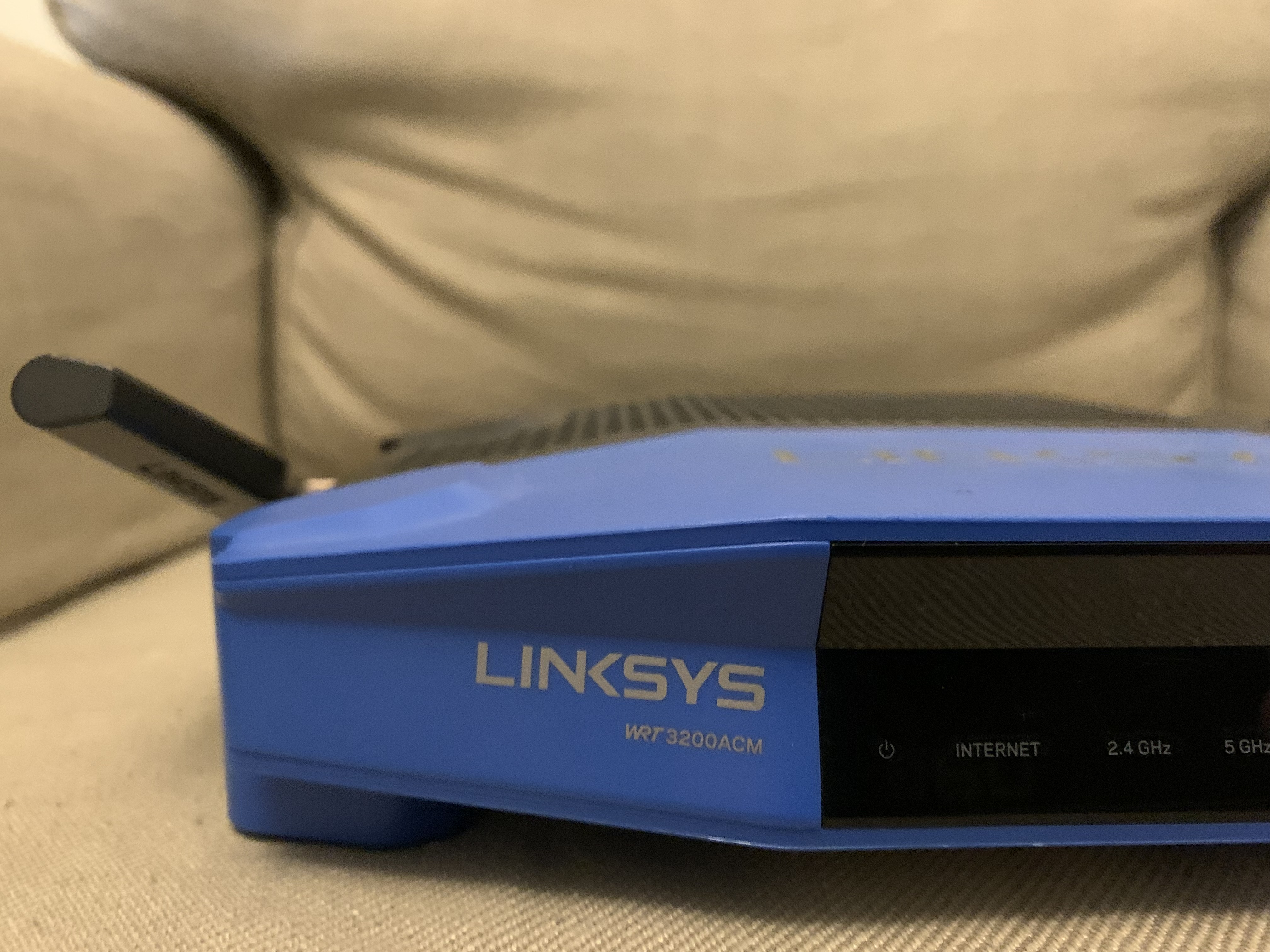 Linksys  WRT3200ACM Dual-Band Router - Image 3