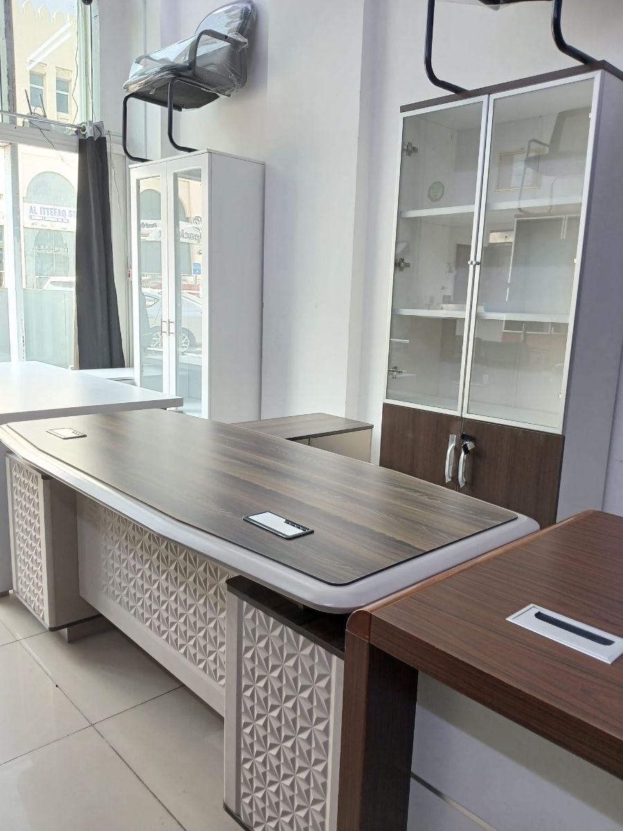 Used office desk and chair buy sell in qatar 51448902 - Image 5