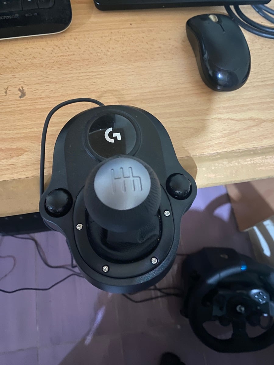 Logitech G923 racing wheels for playstation and PC - Image 2
