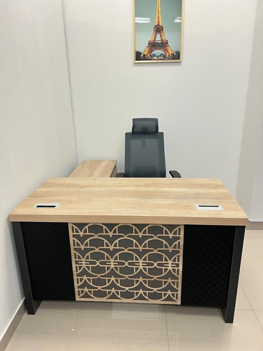 Used office desk study table metting table reception workstation sofa buy sell 33270617 - Image 1