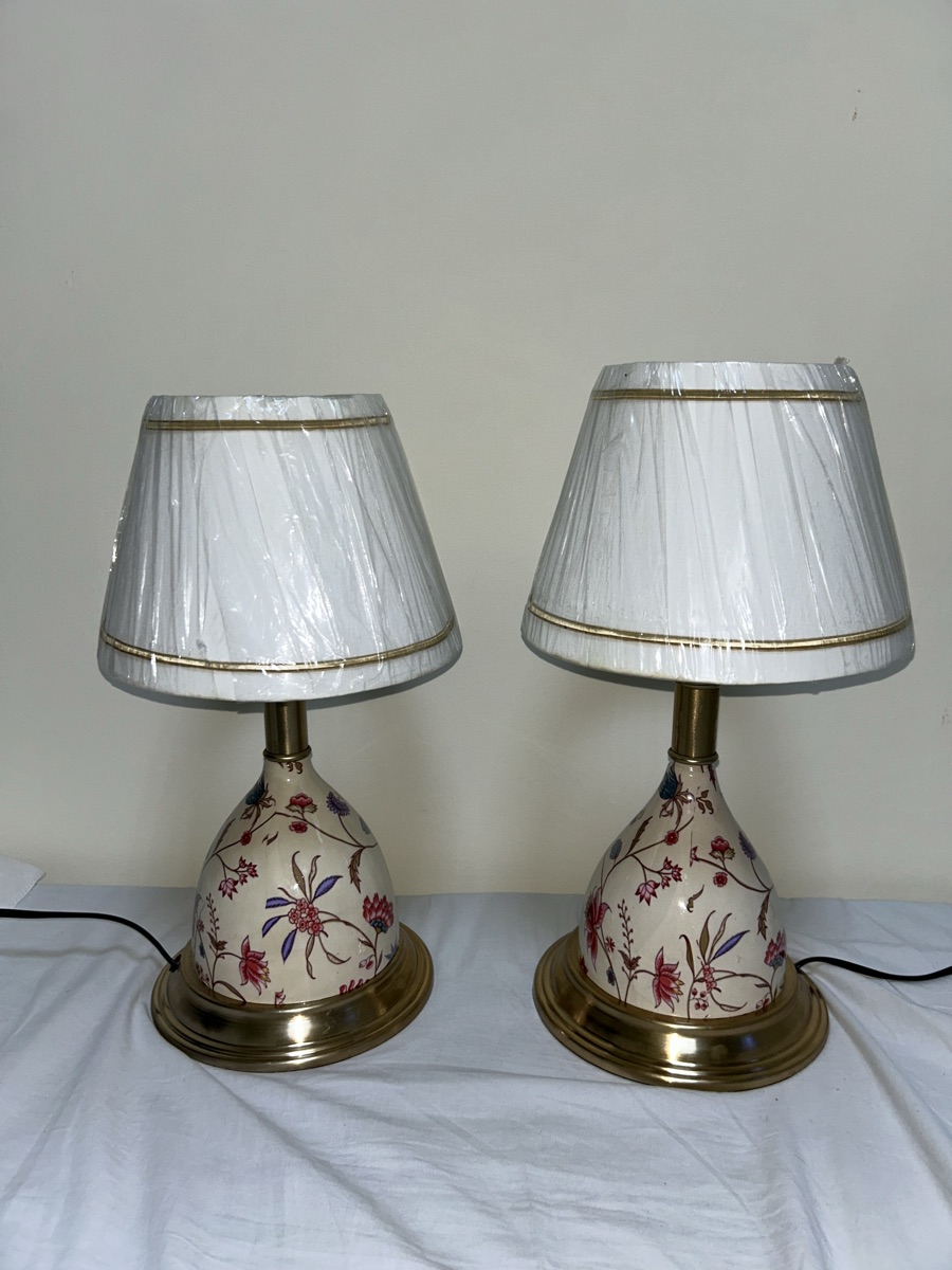 Table lamp مصباح طاولة - Image 6