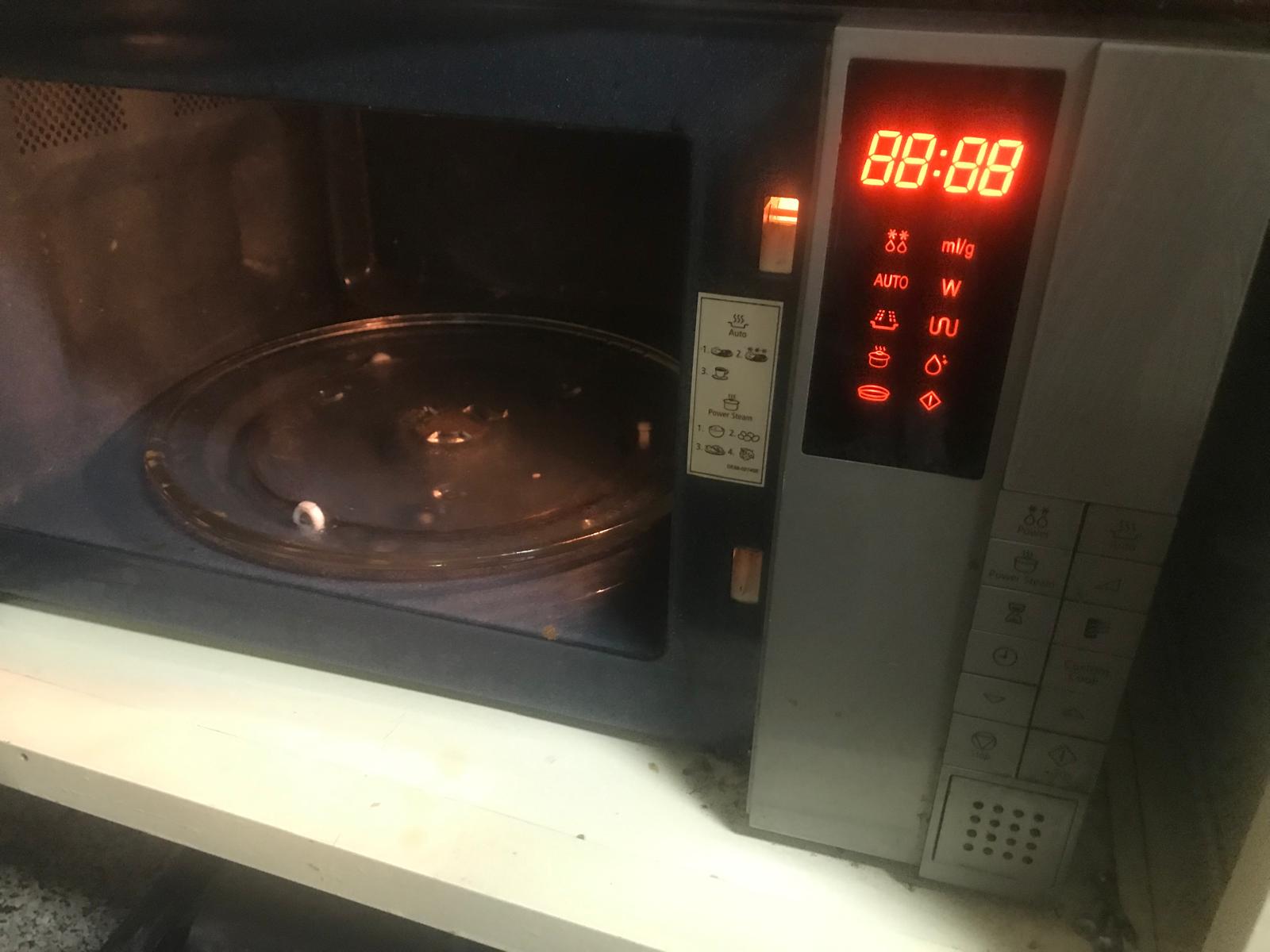 Samsung Microwave Oven - Image 5