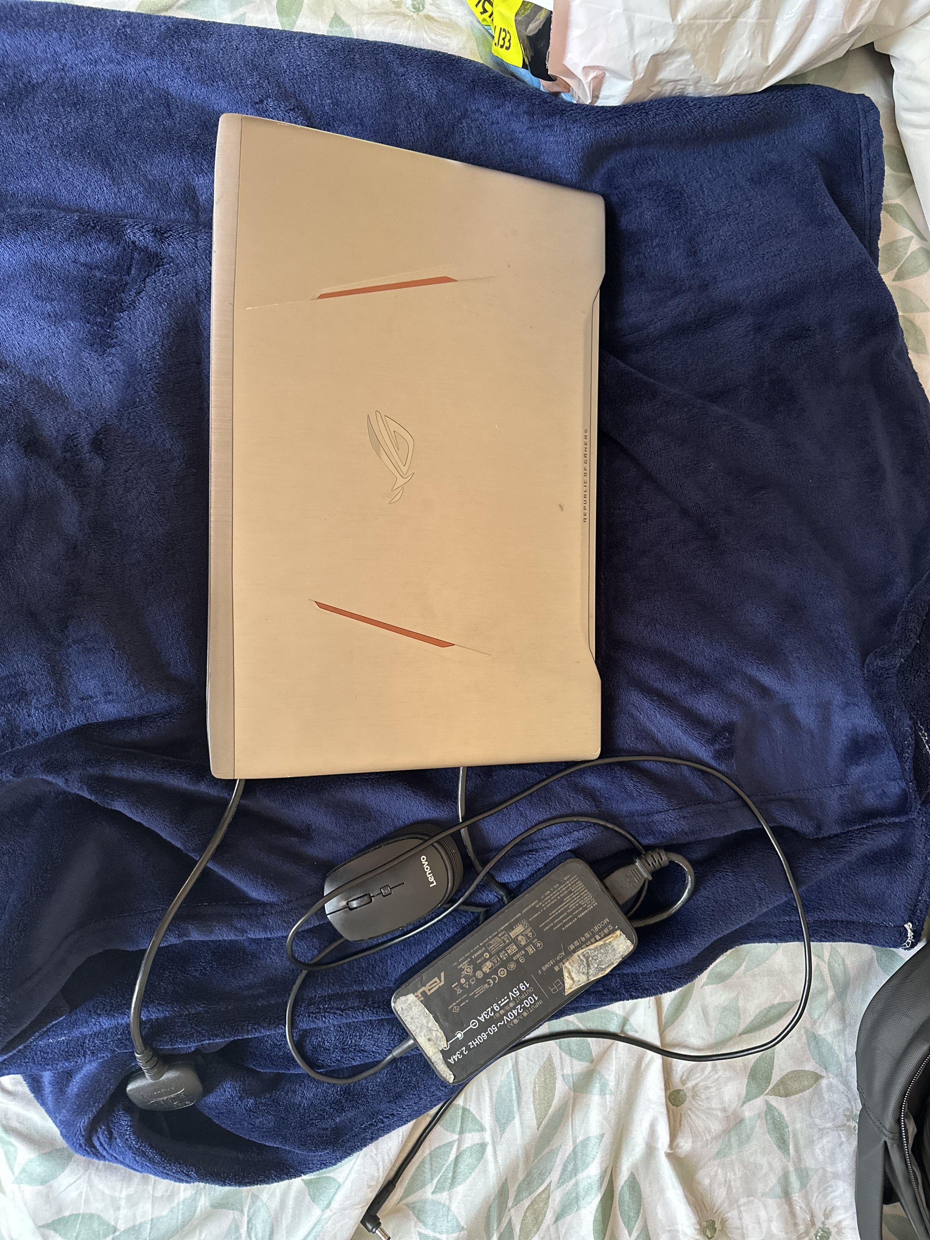 Good condition heavy duty Asus laptop for sale - workstation  - Image 2