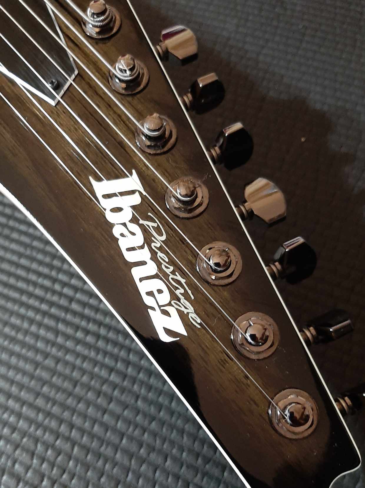 Ibanez Prestige 7 string guitar-Made in Japan-w/ hardcase-mint condition - Image 6