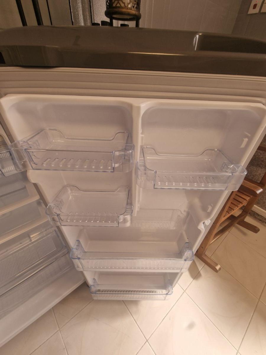 LG Compact Polished Refrigerator GR231ALLB - Image 5