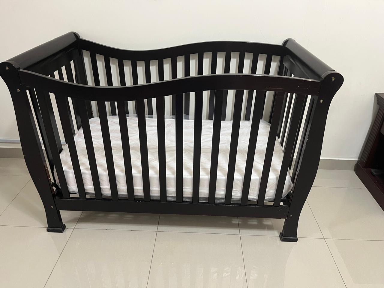 Baby cot - Image 1