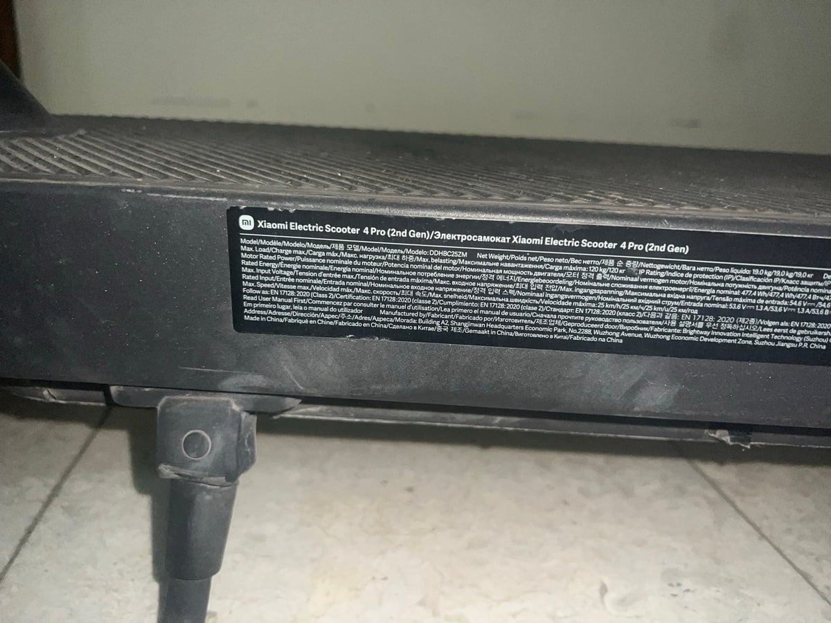 Xiaomi Mi 4 Pro (2nd Gen) Electric Scooter - Image 2