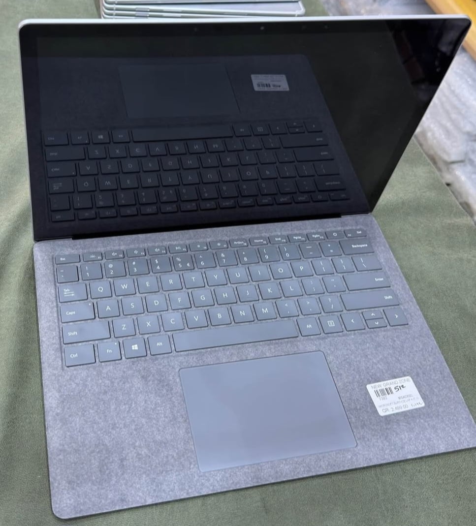 Surface 4 i7-11th Generation /16/512 new Condition laptop - Image 1