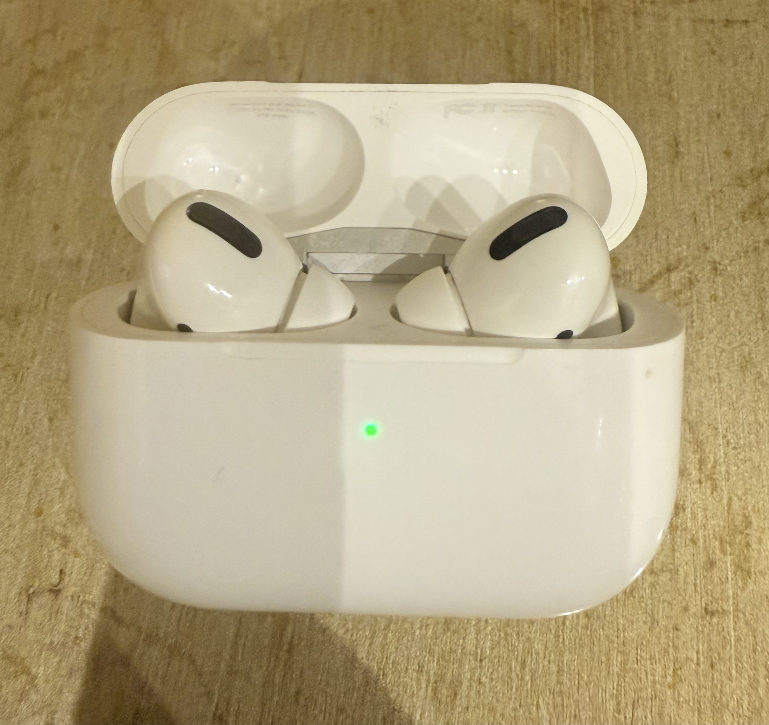 ORIGINAL APPLE AIRPODS 1st Generation - Image 1