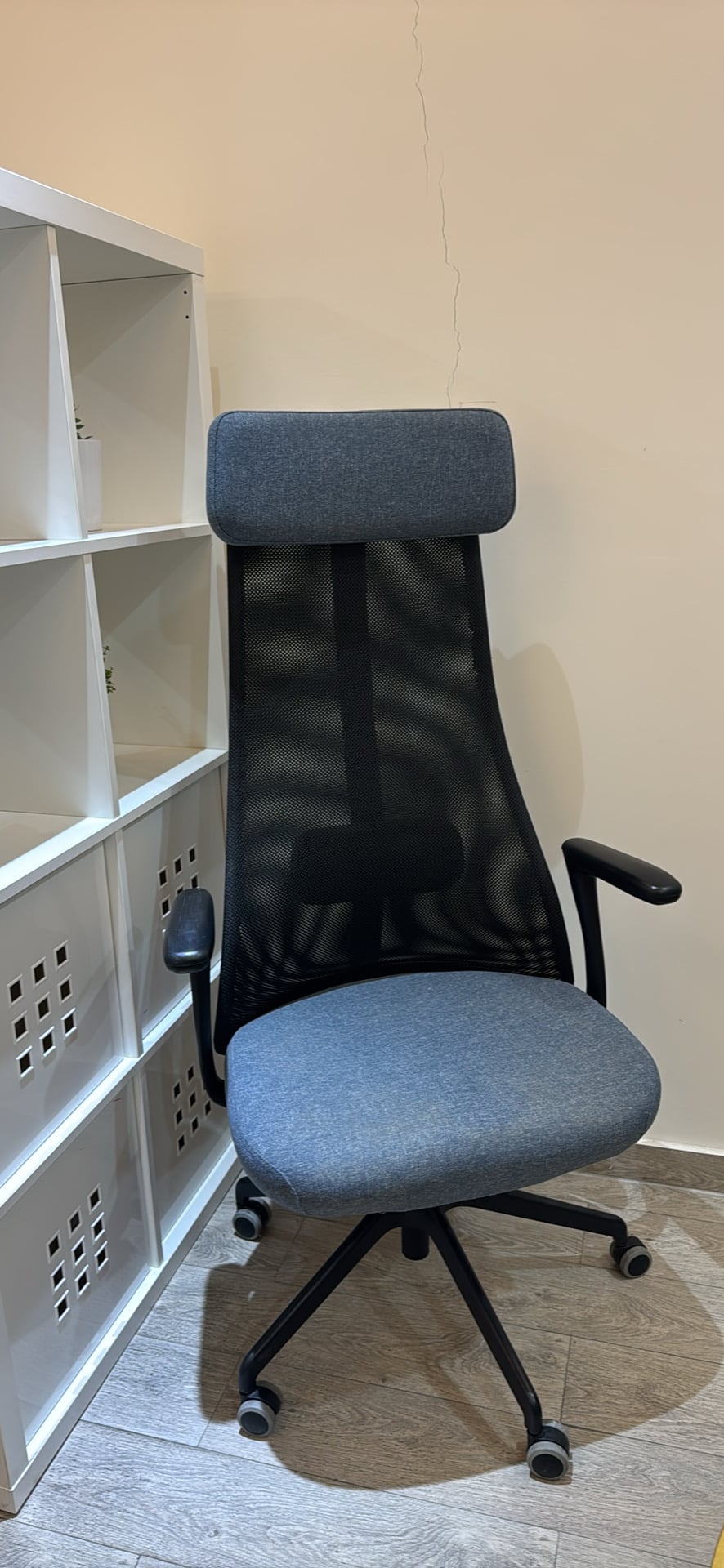 Office chair  - Image 2