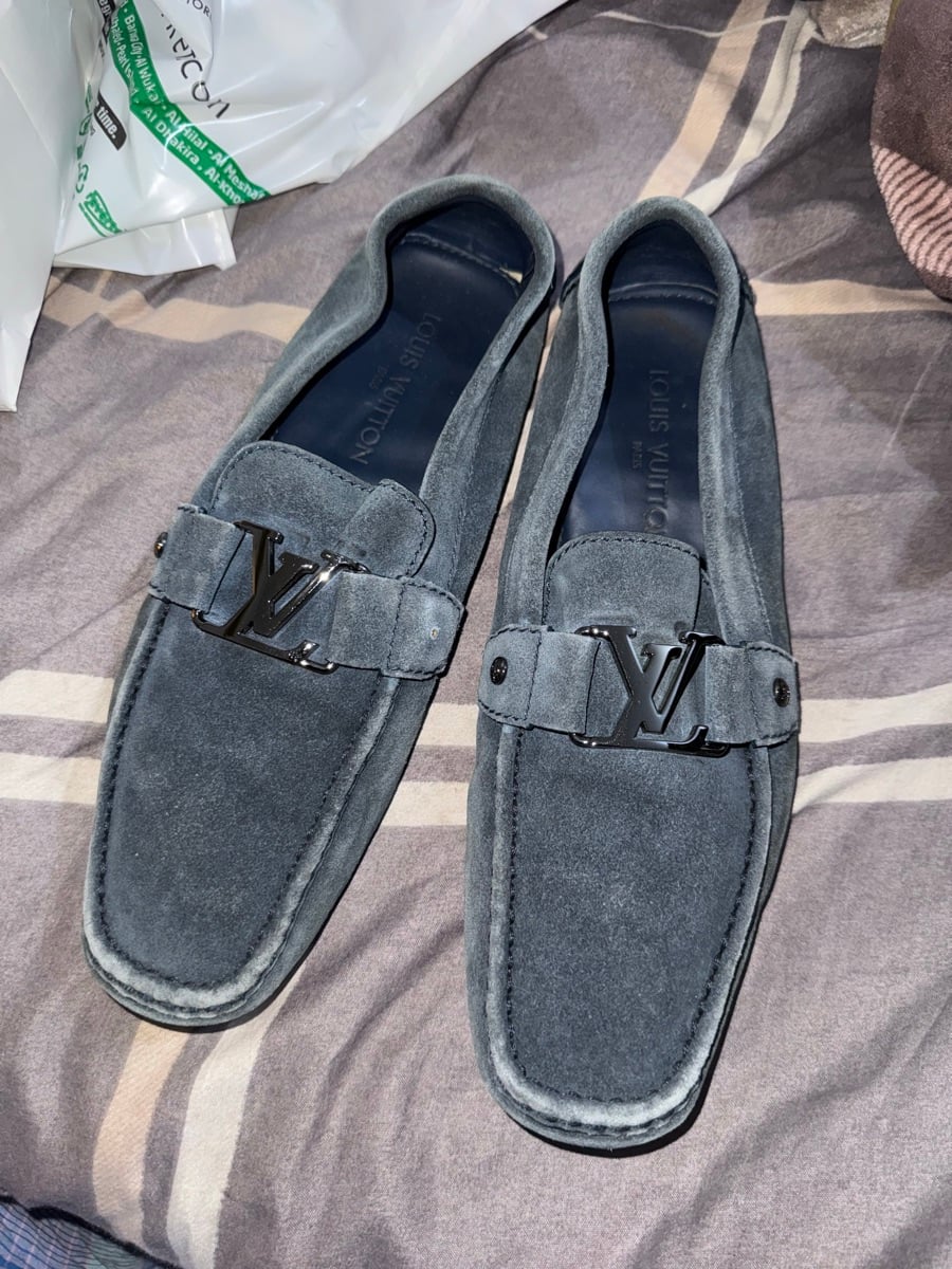 LV Original shoes size 44 - Image 5