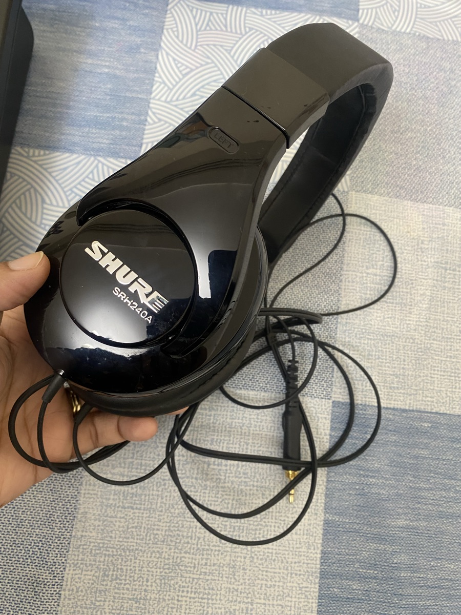 Shure -  professional quality headphone - Image 3